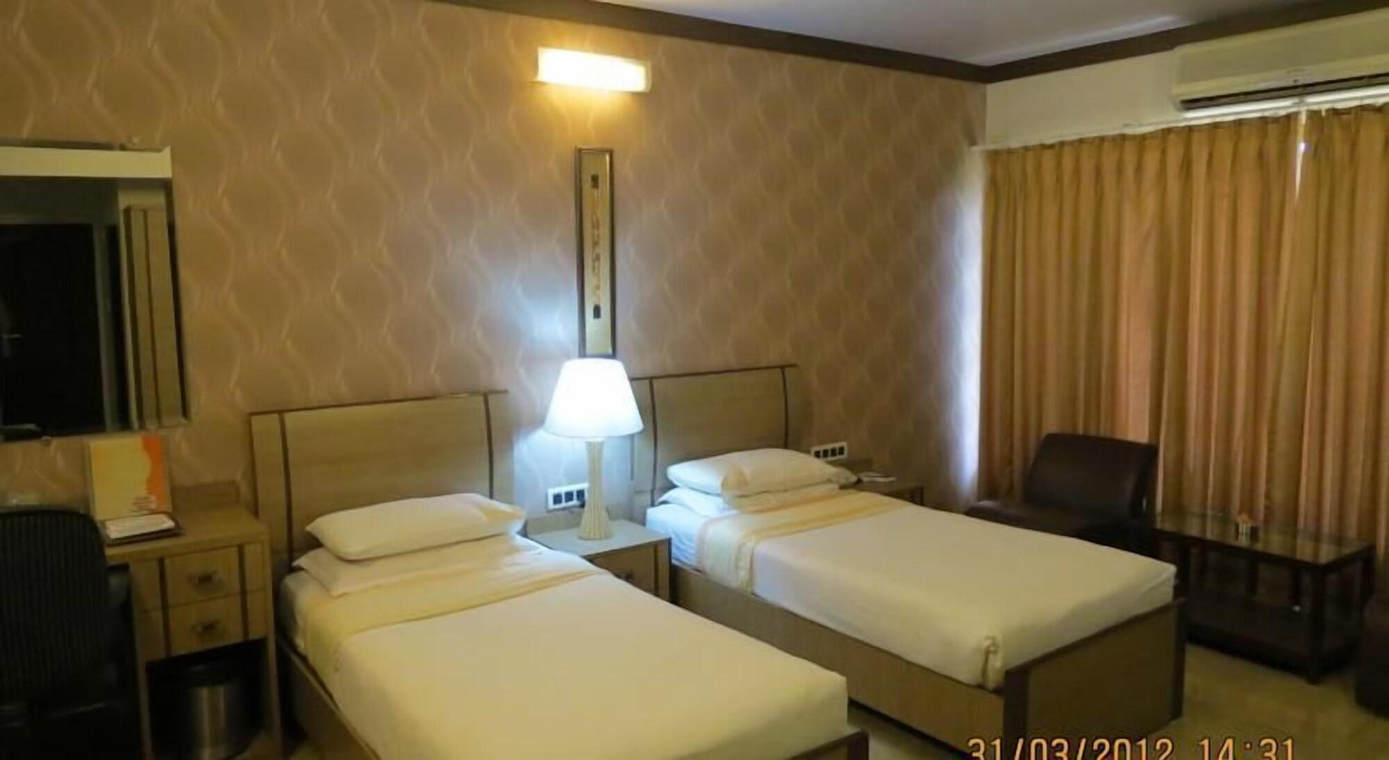 Jyoti Dwelling Hotel Mumbai Exterior foto