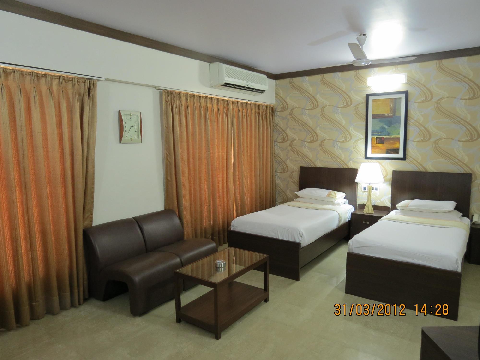Jyoti Dwelling Hotel Mumbai Exterior foto